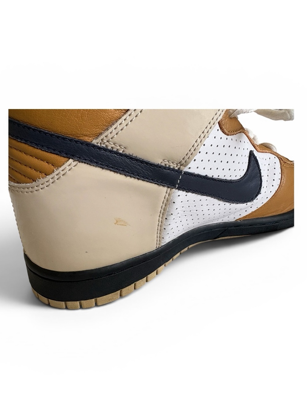 Nike Vintage Dunk High Premium ‘Medicine Ball’ (Bo Jackson) High Top Sneakers - Picture 7 of 10